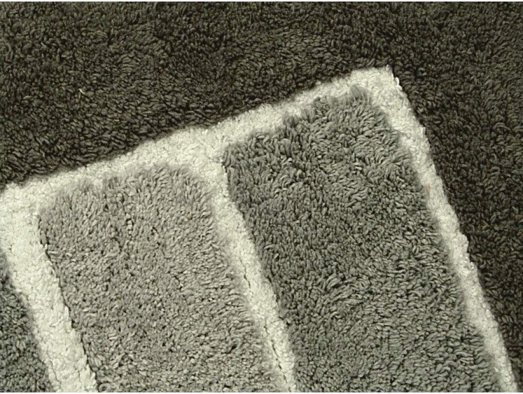 Tappetino Bagno Colorato in Morbido Pelo Lungo ed Righe in Rilievo