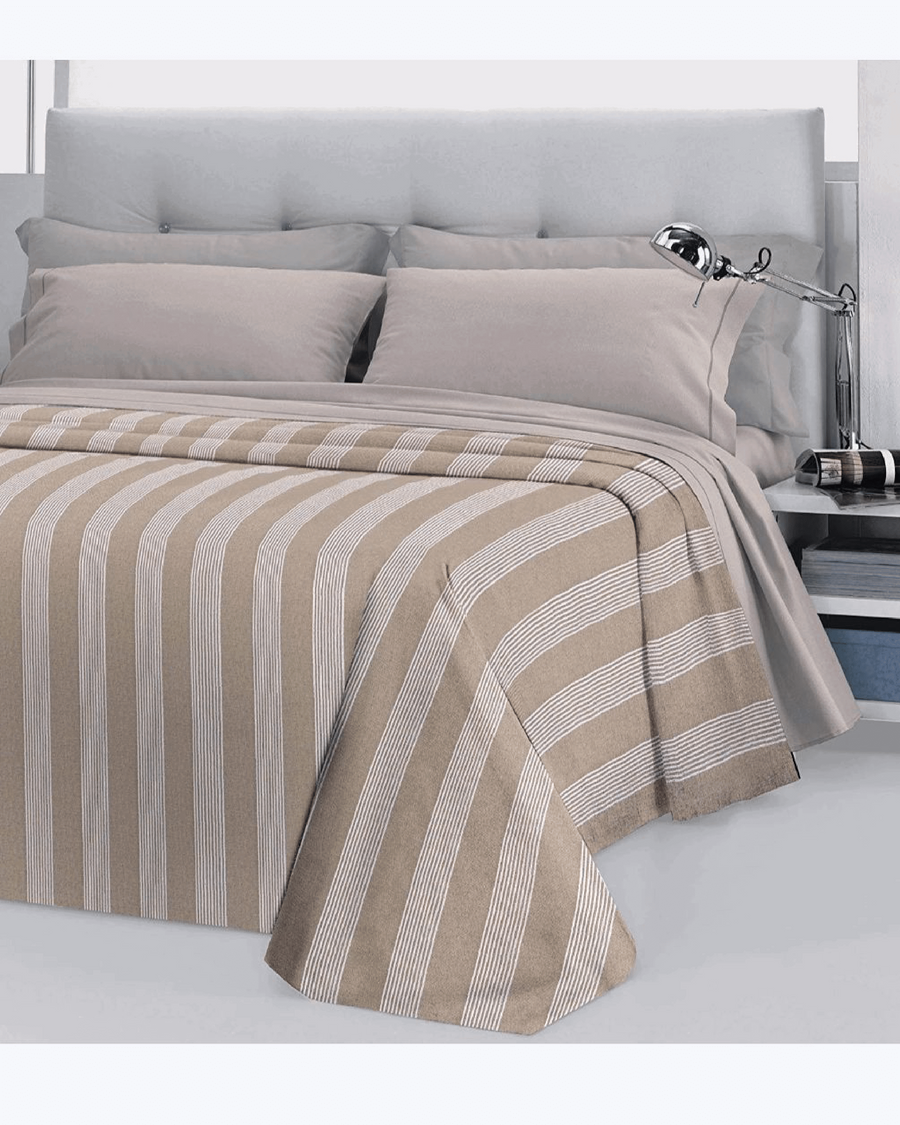 Copriletto leggero cinigliato a righe in misto cotone Beige